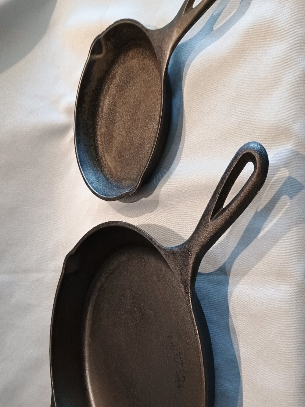 Lodge 10” & 6" Cast Iron Skillet SET.